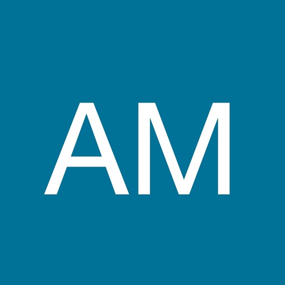 Meet your Posher, Amanda - Picture 2 of 2